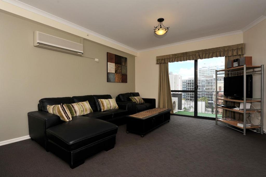 Duke'S Apartments Perth Room photo