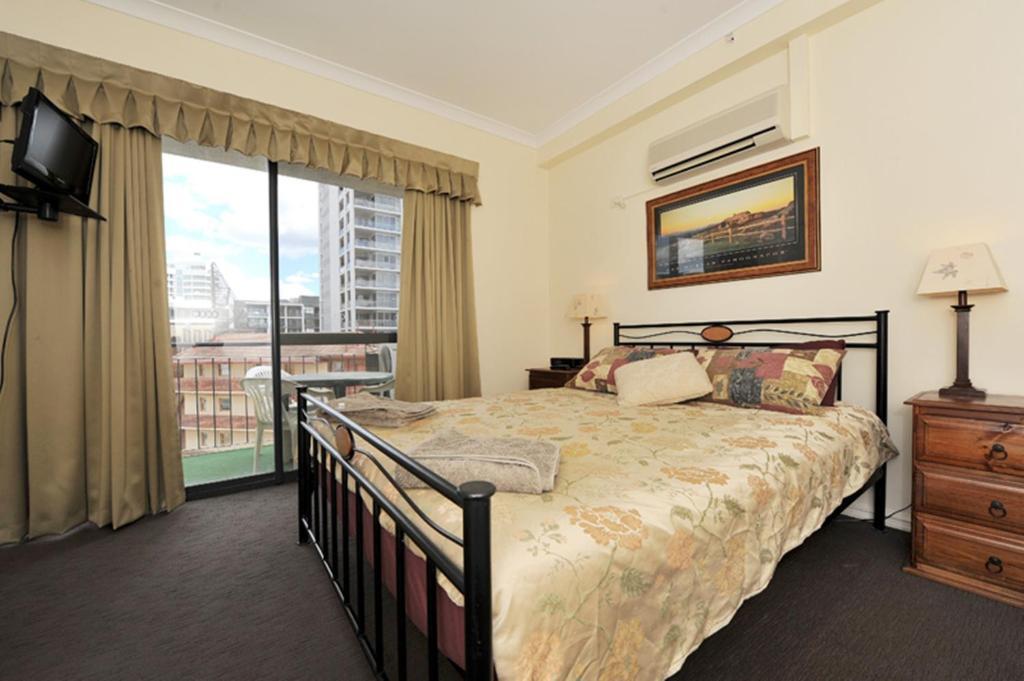 Duke'S Apartments Perth Room photo